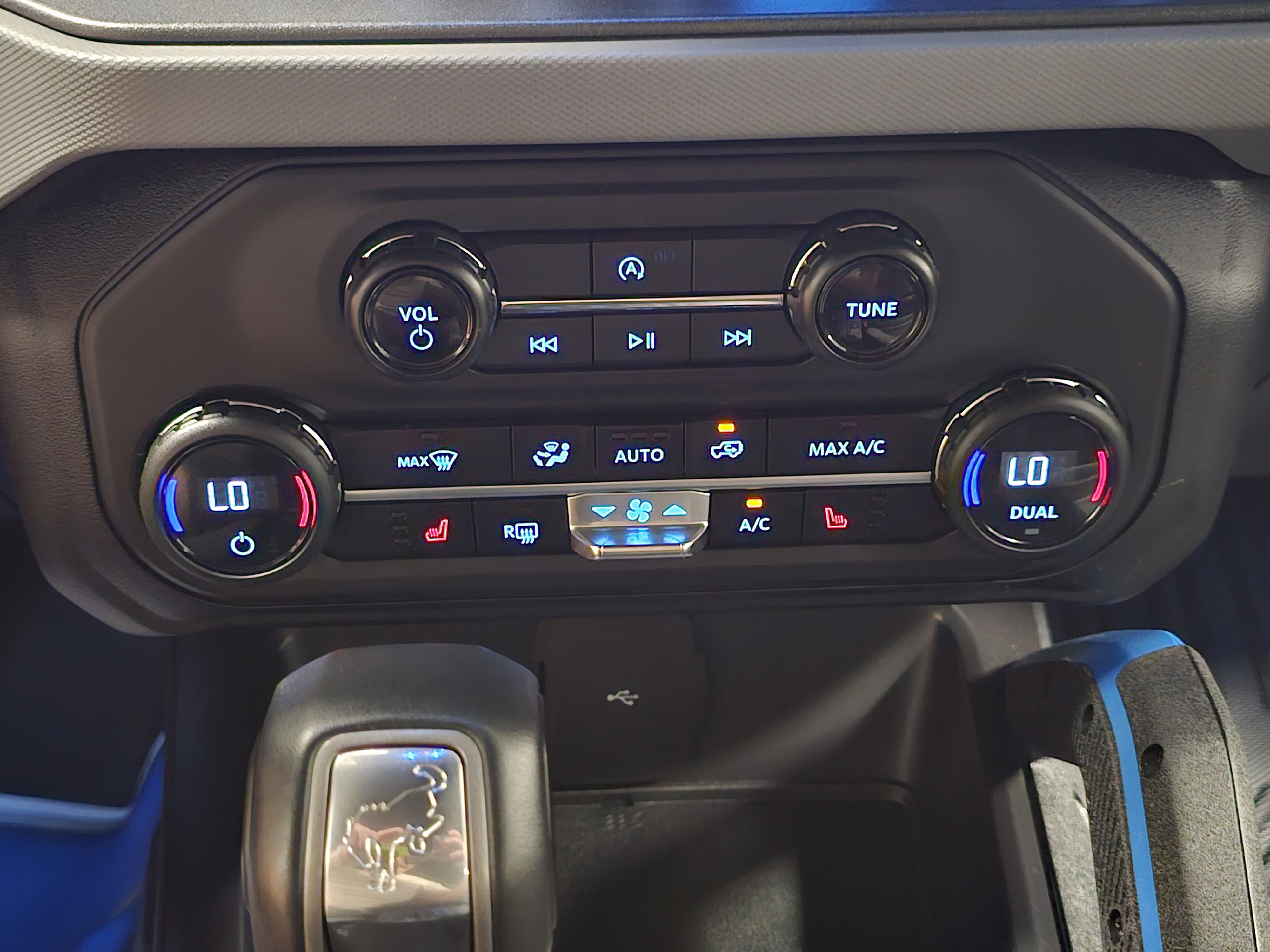 2024 Ford Bronco Black Diamond photo 12