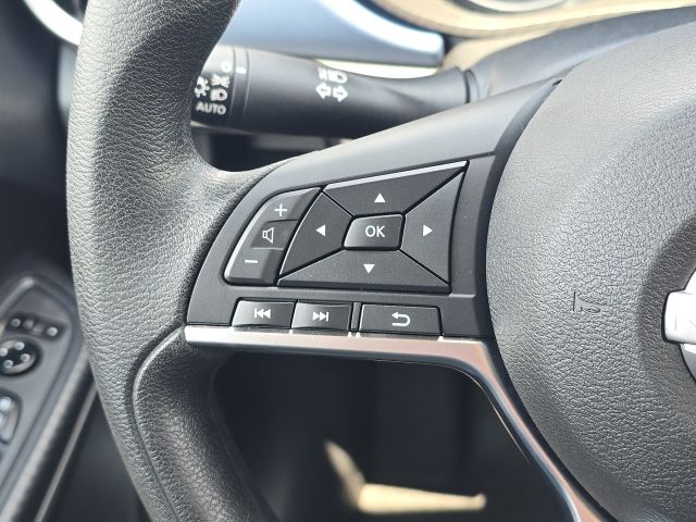 2025 Nissan Versa 1.6 SV photo 22