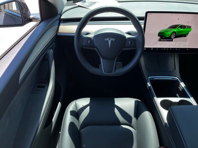 2024 Tesla Model Y Long Range photo 7