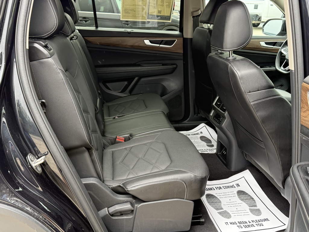 2024 Volkswagen Atlas SE Technology photo 24