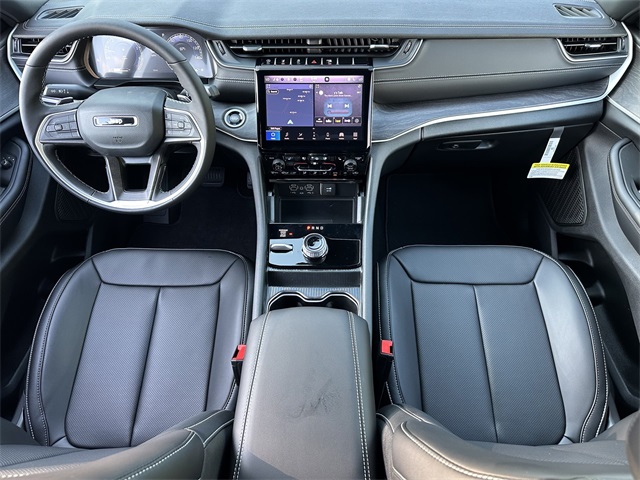 2025 Jeep Grand Cherokee Limited photo 16