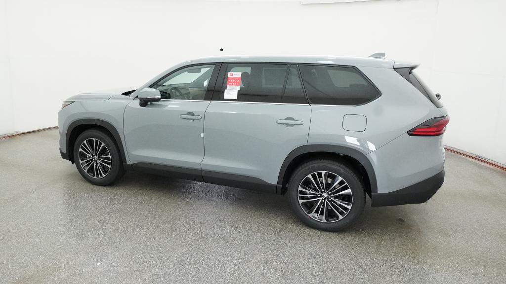 2026 Toyota Grand Highlander Hybrid MAX Platinum AWD photo 10