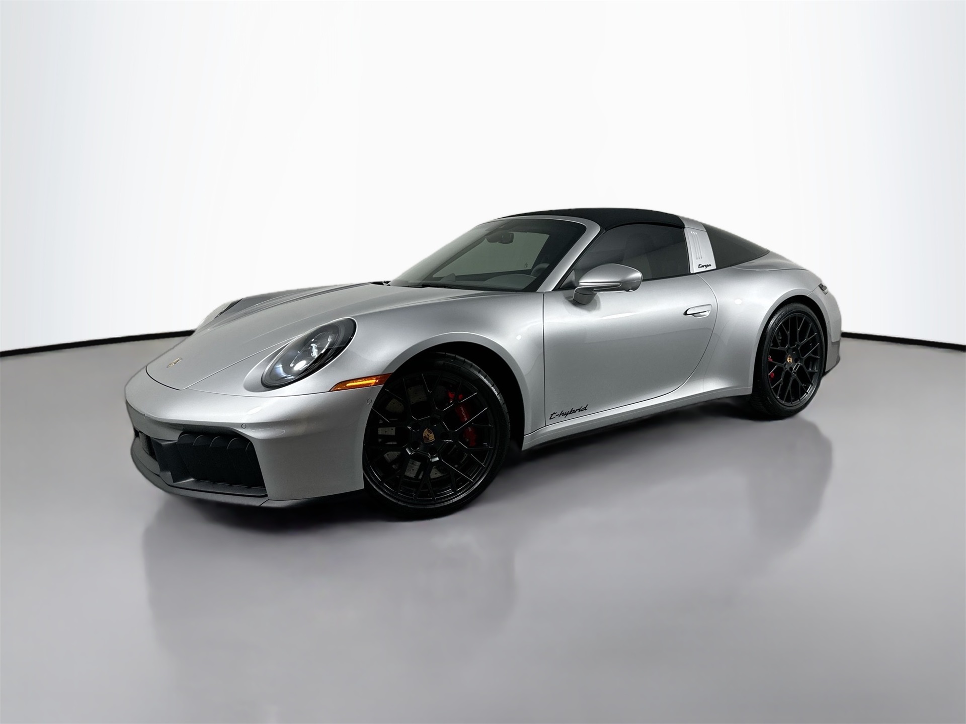 2026 Porsche 911 GTS's photo