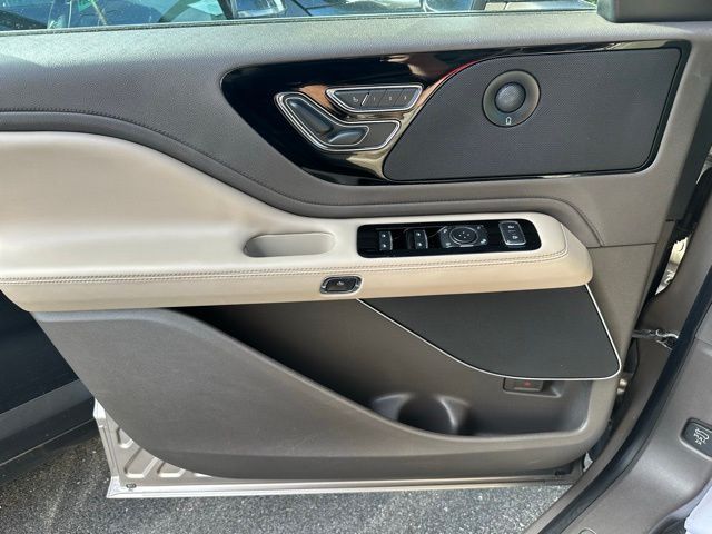 2020 Lincoln Aviator Reserve photo 20