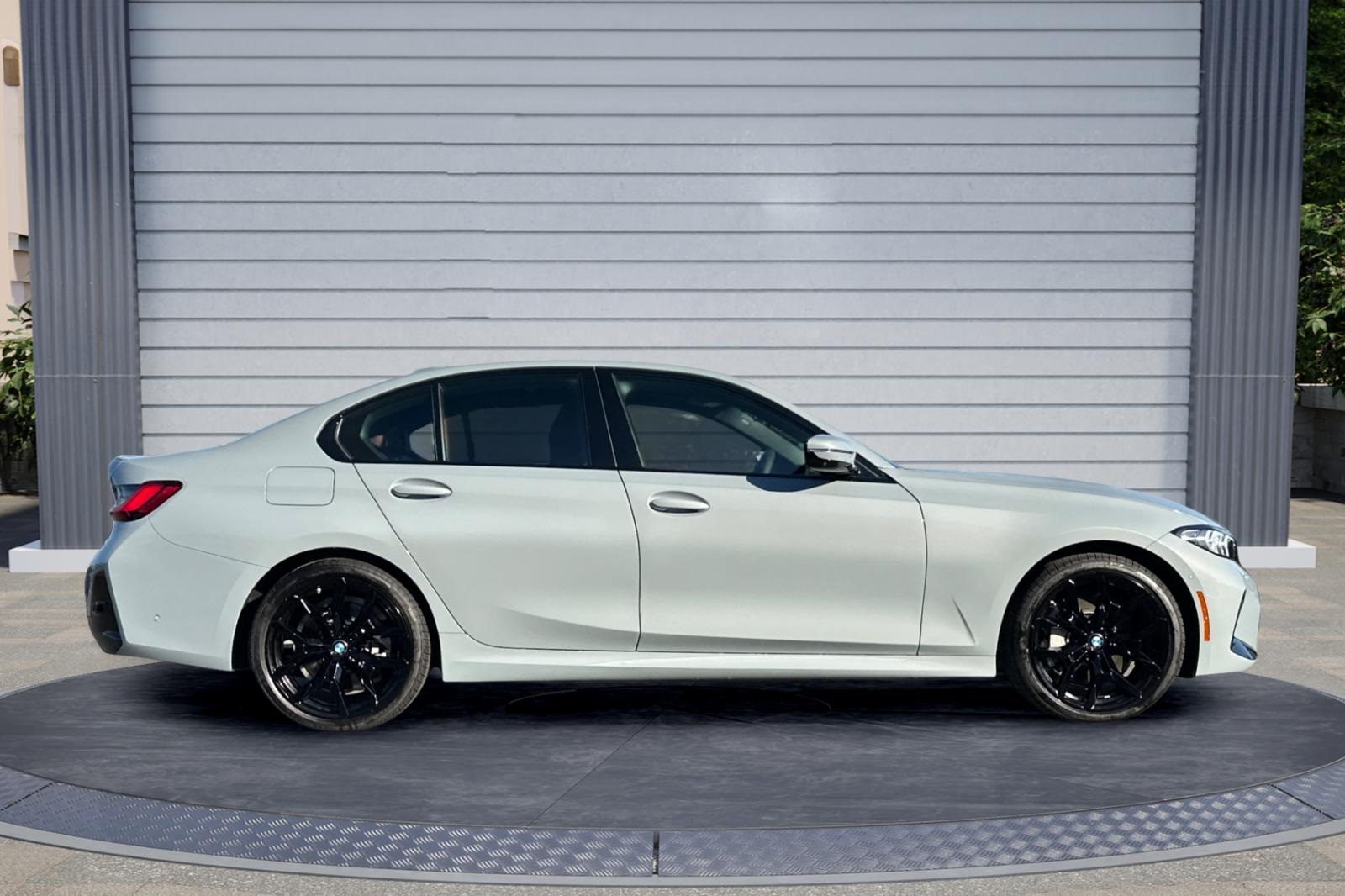 2026 Bmw 330i 3-Series photo 3