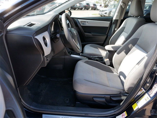 2019 Toyota Corolla LE photo 13