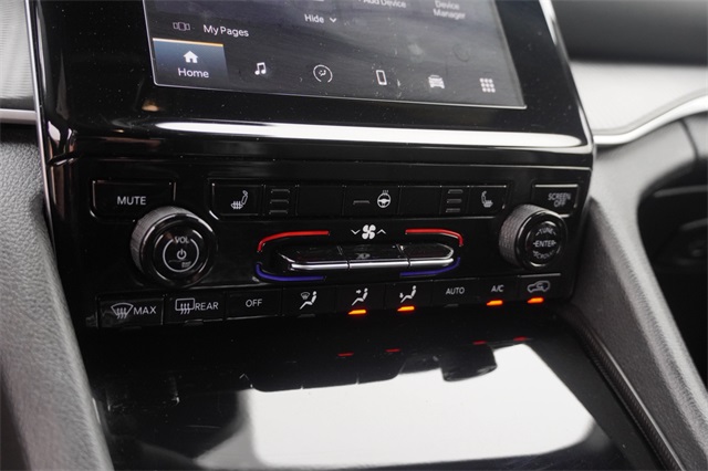 2024 Jeep Grand Cherokee Altitude photo 23
