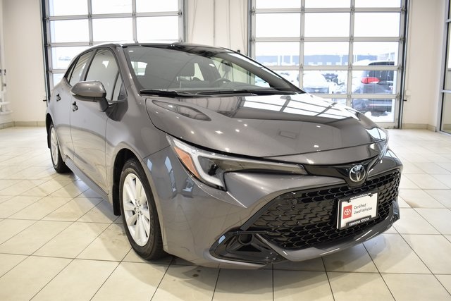 2024 Toyota Corolla Hatchback SE's photo