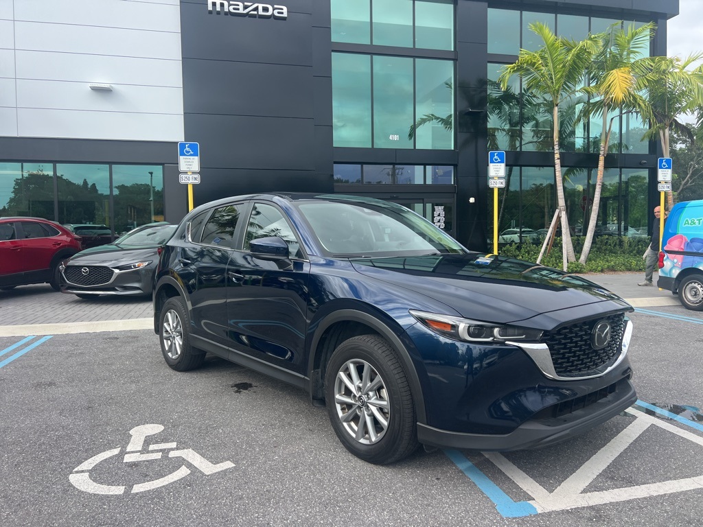2023 Mazda CX-5 2.5 S Preferred photo 2