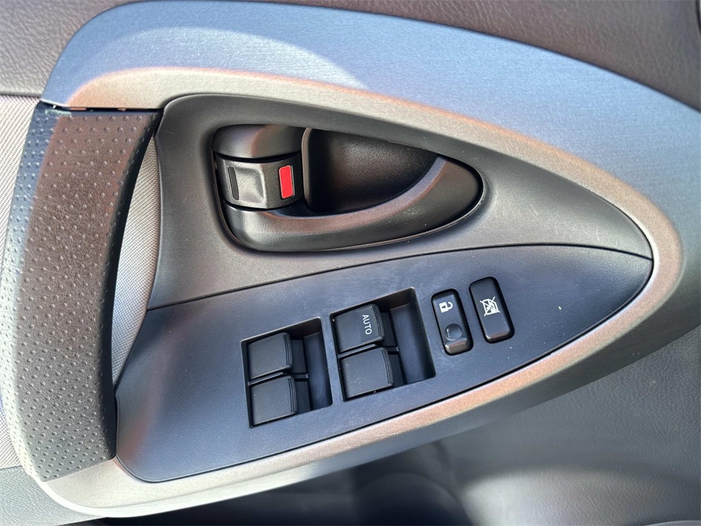 2012 Toyota RAV4 Base photo 19