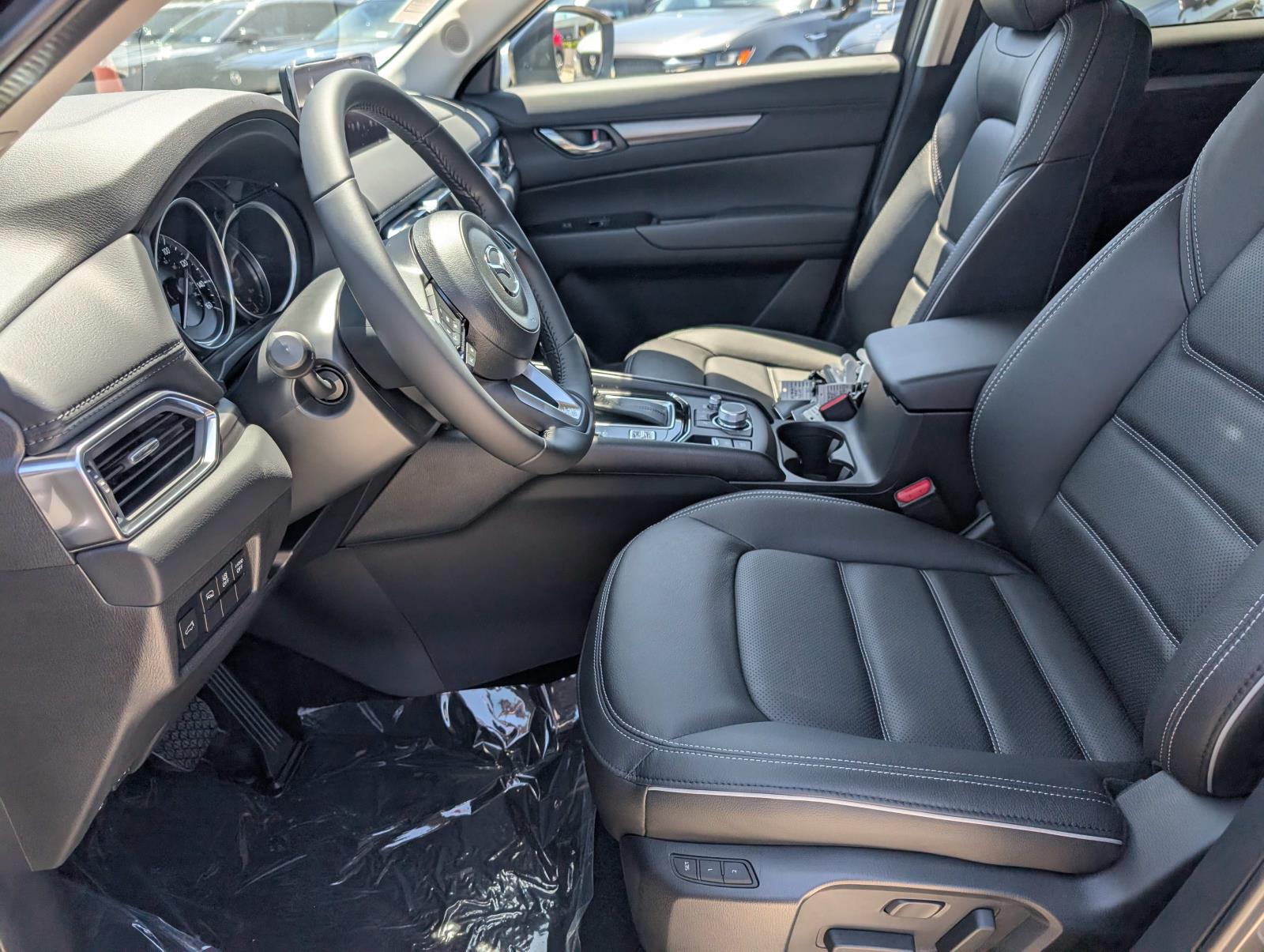2025 Mazda CX-5 2.5 S Preferred photo 8