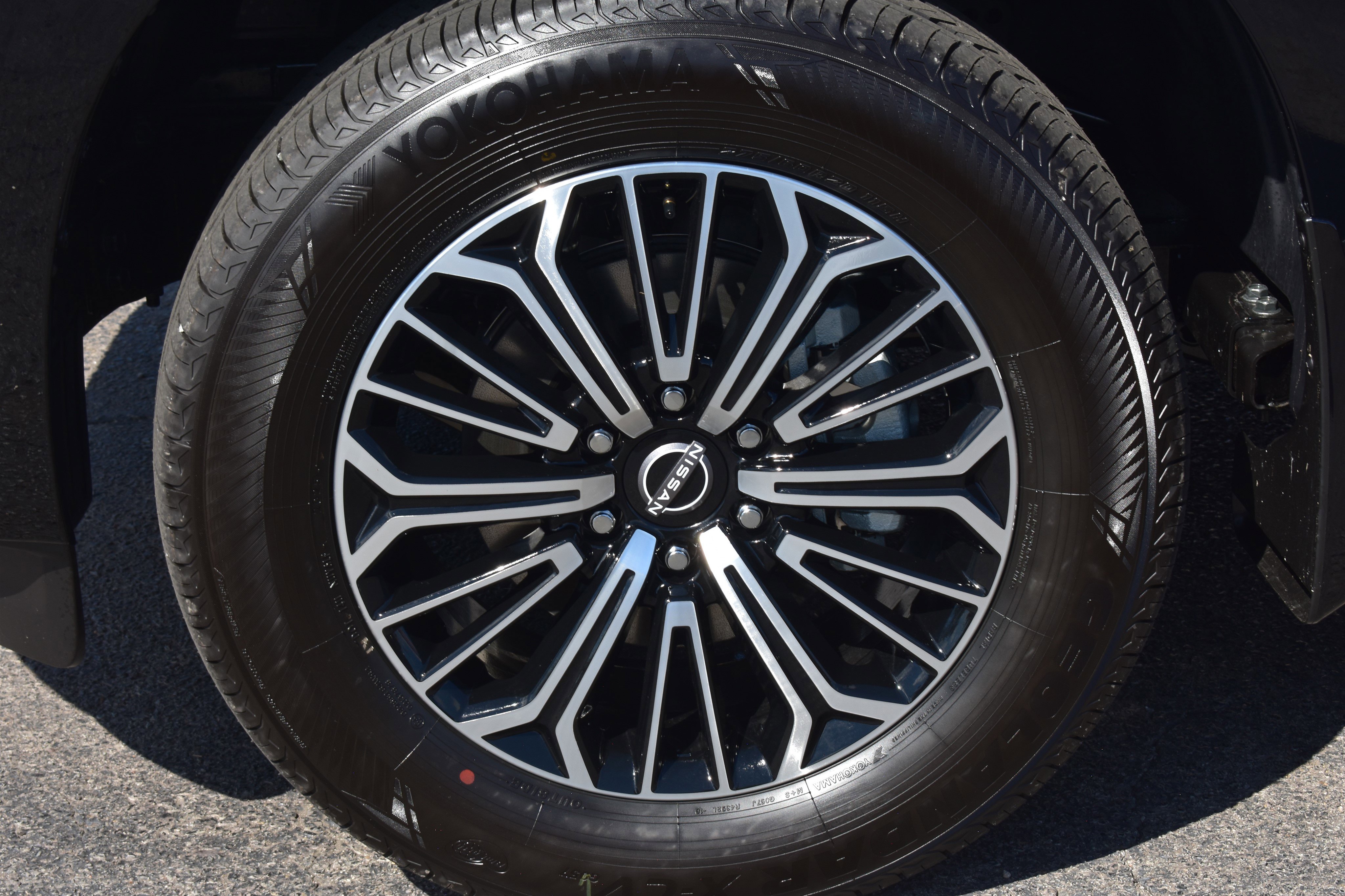 2026 Nissan Armada SL photo 3