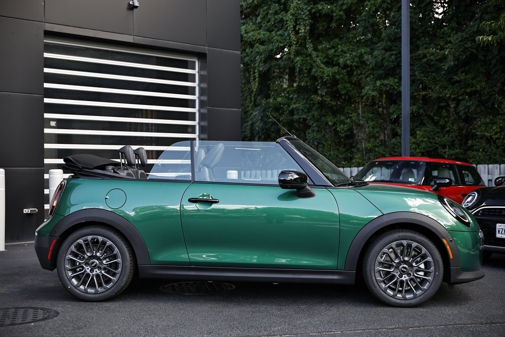 2025 Mini Cooper Convertible Iconic photo 3