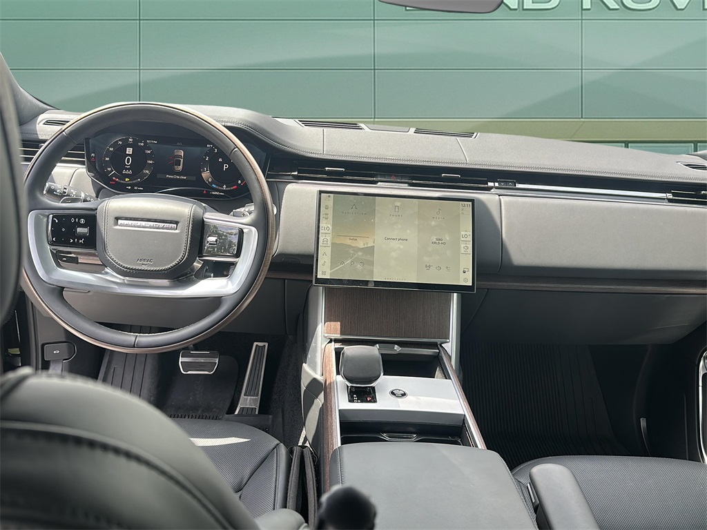 2024 Land Rover Range Rover SE photo 6