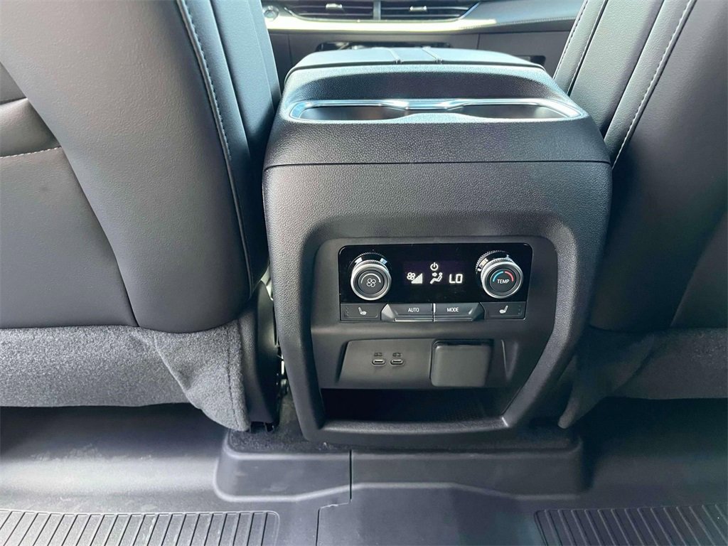 2025 Buick Enclave Avenir photo 14