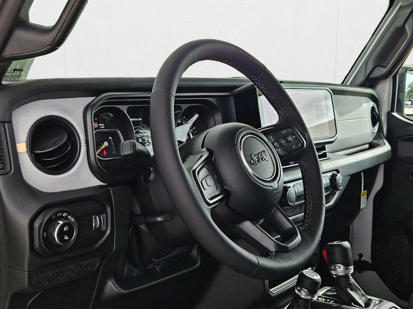 2025 Jeep Gladiator Sport S photo 3