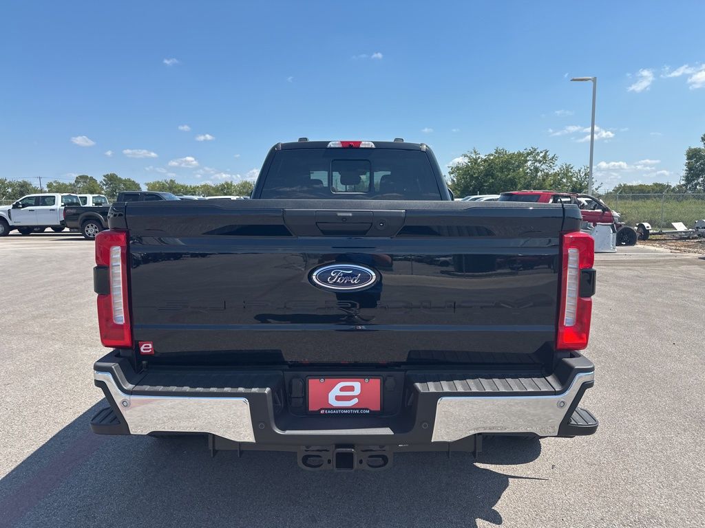 2026 Ford F-350 XLT photo 6