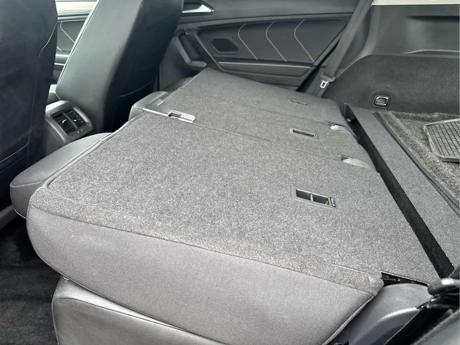 2023 Volkswagen Tiguan SE photo 11
