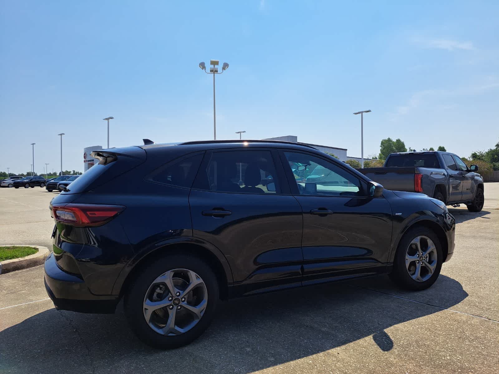 2024 Ford Escape ST-Line photo 4