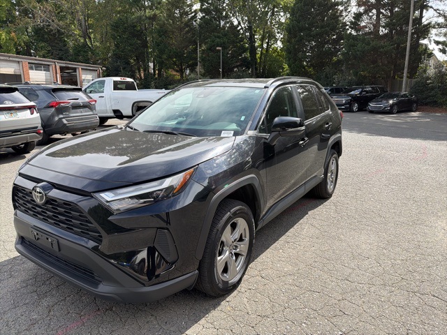 2023 Toyota RAV4 XLE photo 2