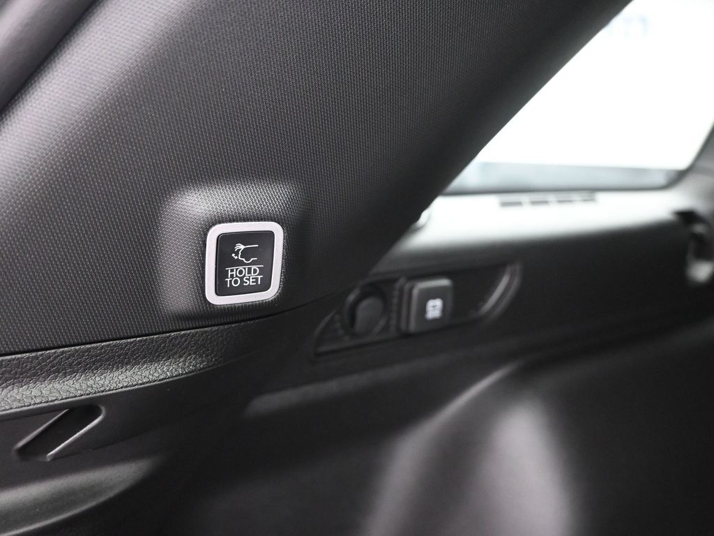 2025 Jeep Grand Cherokee Laredo X photo 8