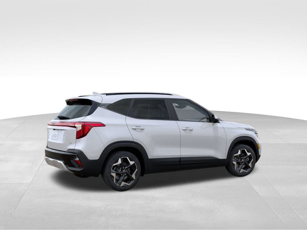 2025 Kia Seltos S photo 6