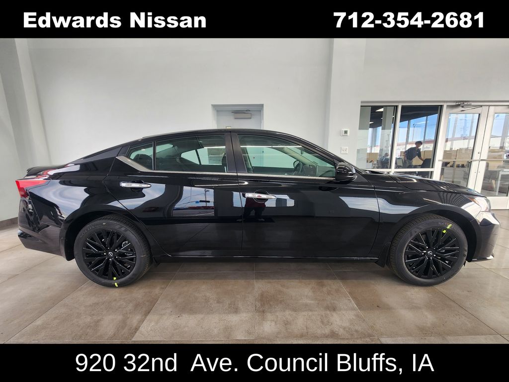2025 Nissan Altima SV's photo