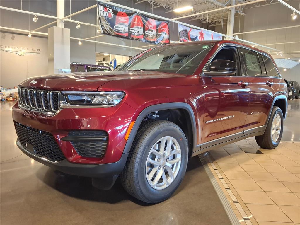 2025 Jeep Grand Cherokee Laredo's photo