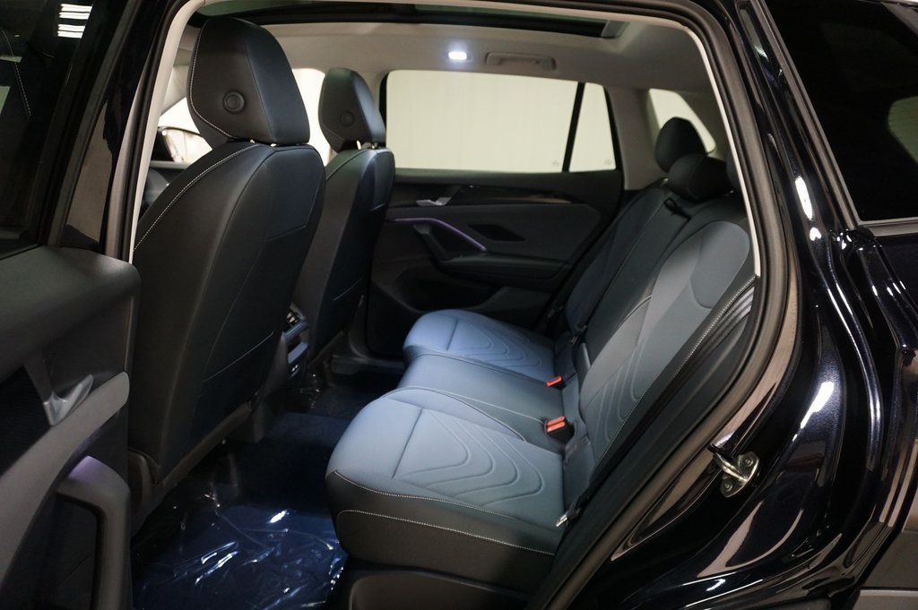 2025 Volkswagen Tiguan SE photo 8