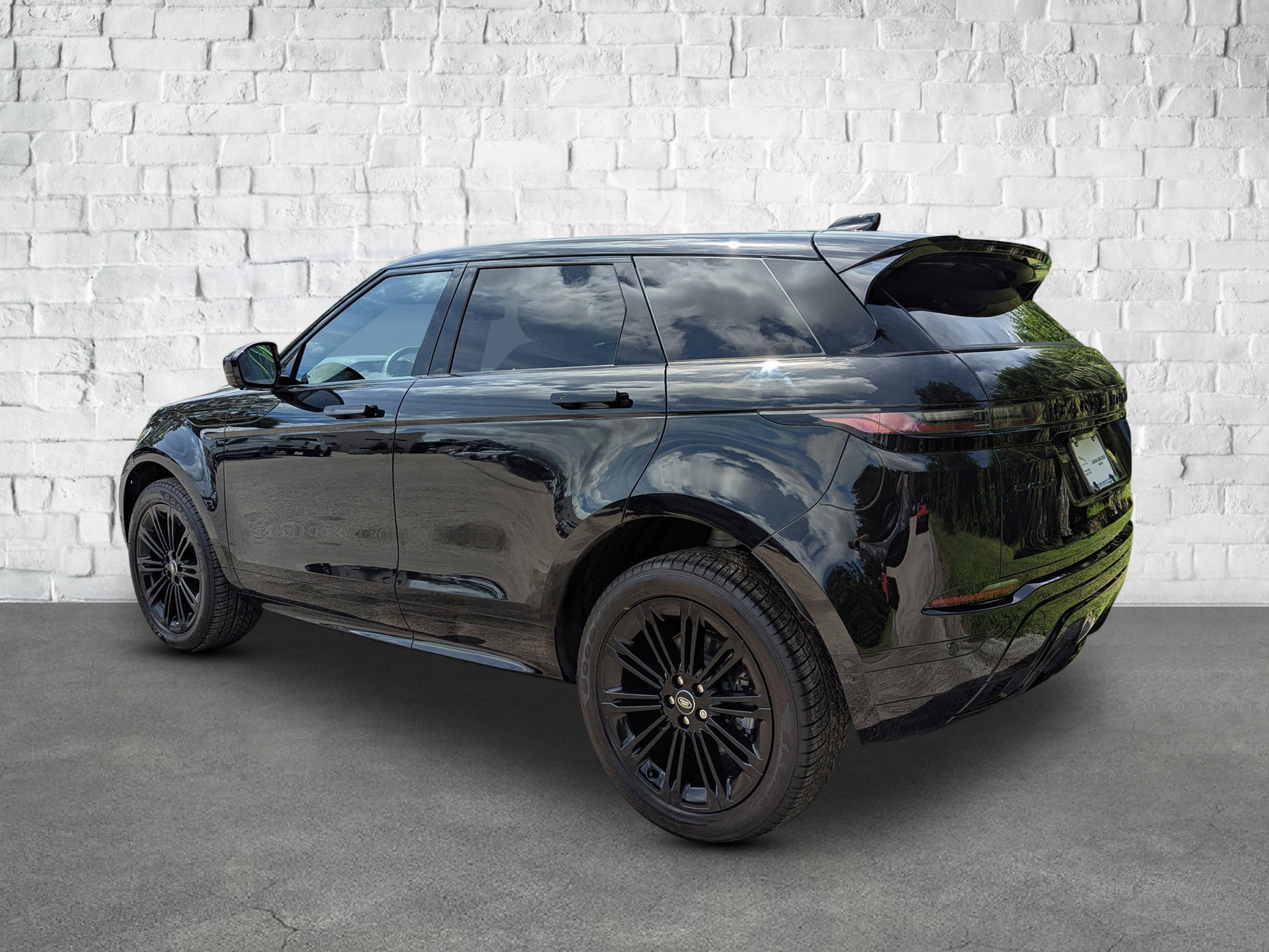 2024 Land Rover Range Rover Evoque Dynamic SE photo 3