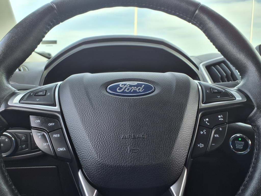 2022 Ford Edge Titanium photo 25