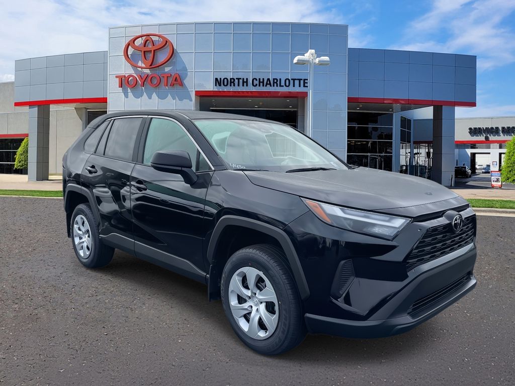 2025 Toyota RAV4 LE's photo