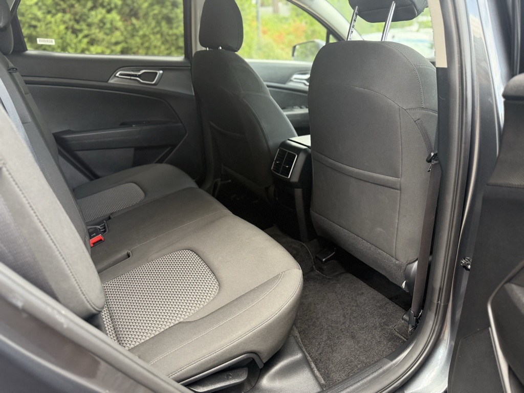 2024 Kia Sportage LX photo 15