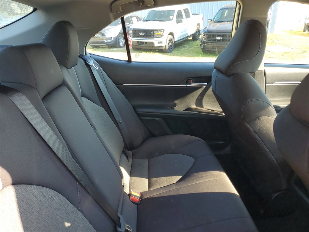 2023 Toyota Camry LE photo 29