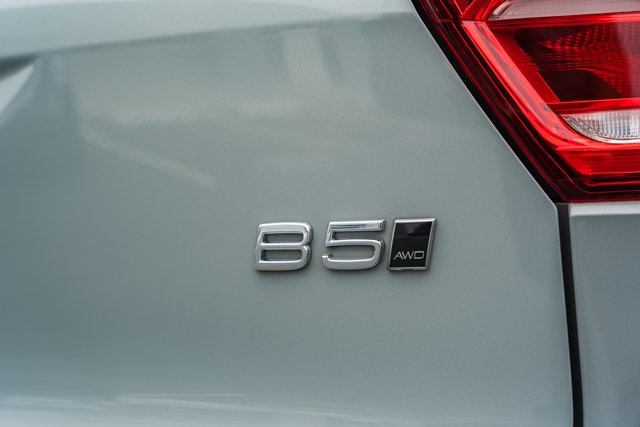2024 Volvo XC40 Plus photo 4