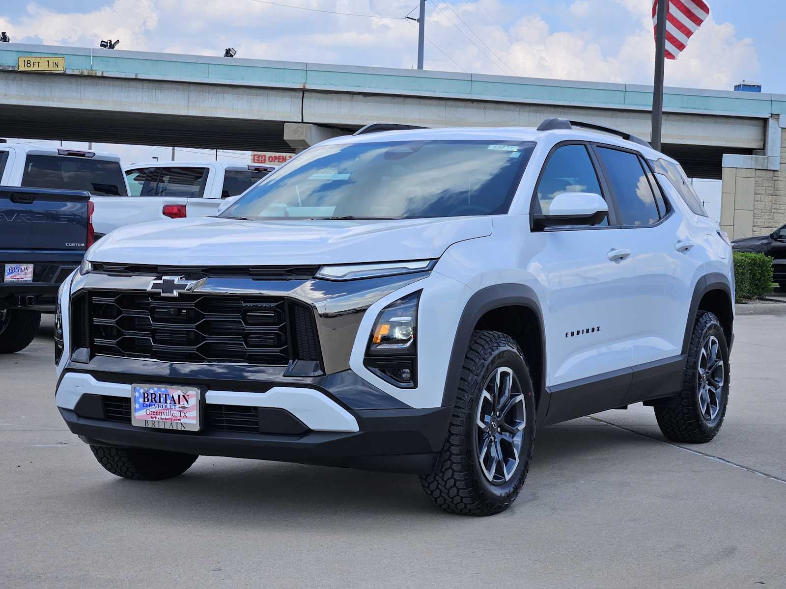 2026 Chevrolet Equinox ACTIV photo 2
