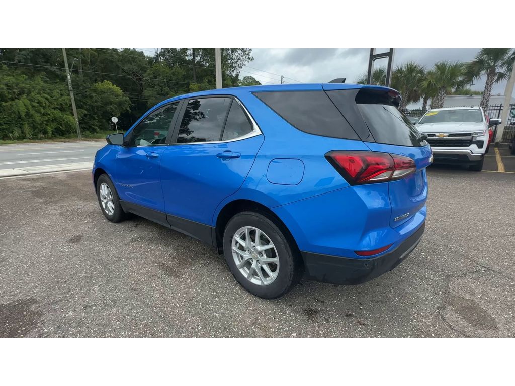 2024 Chevrolet Equinox LT photo 3