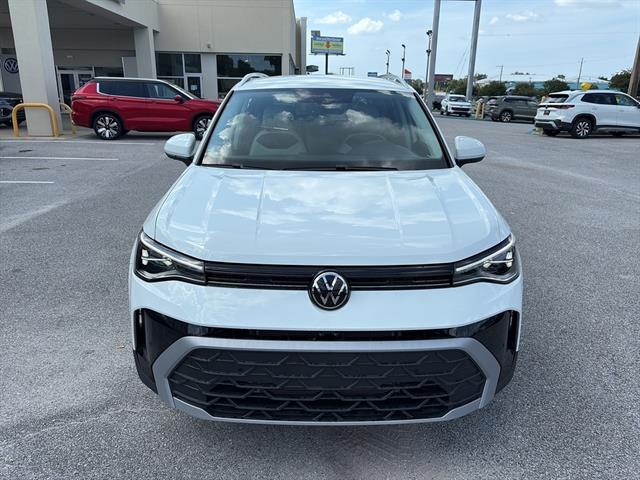 2025 Volkswagen Taos SE photo 2