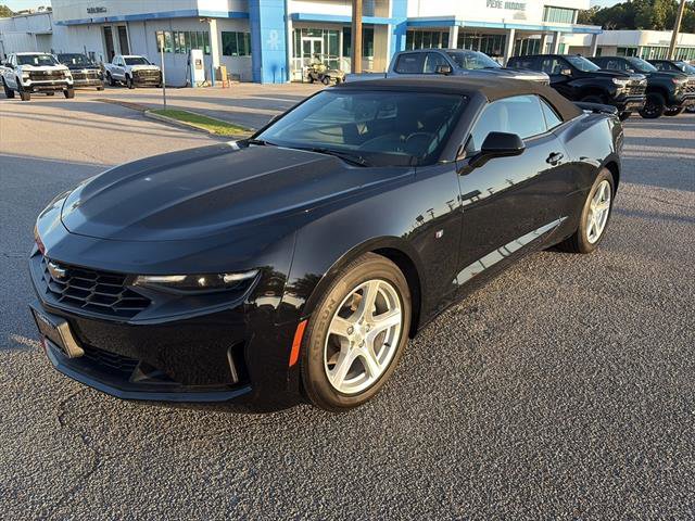 2023 Chevrolet Camaro 1LT photo 3