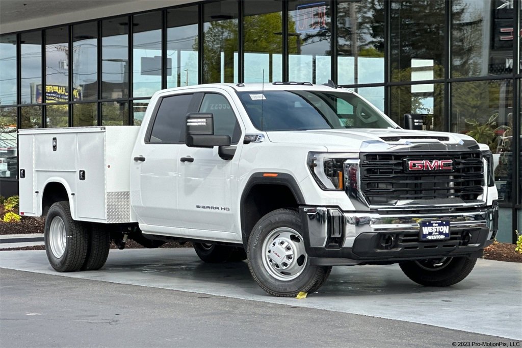 2024 GMC Sierra 3500HD Pro's photo