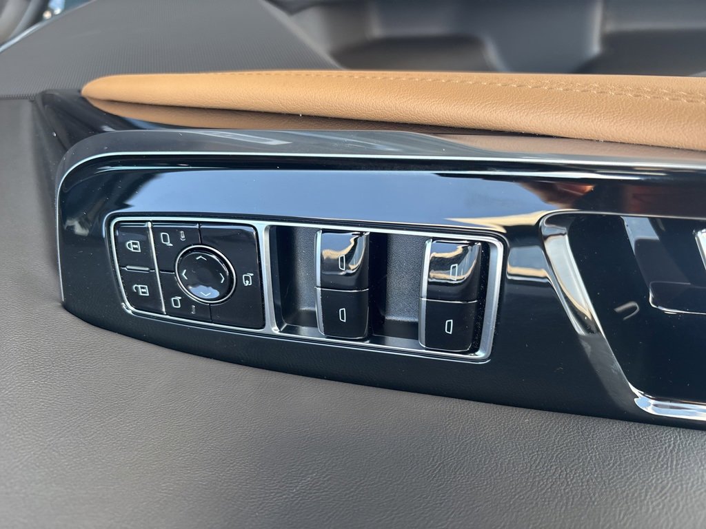 2025 Cadillac Escalade Premium Luxury photo 12