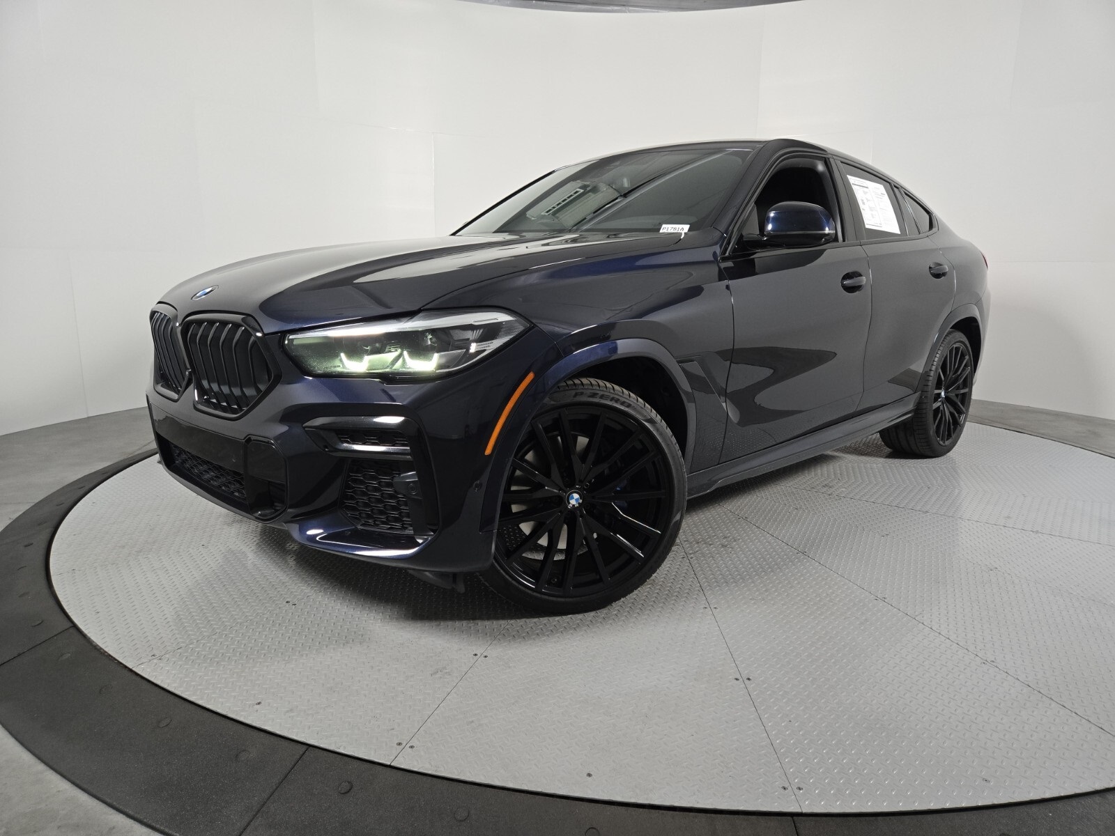 2022 BMW X6 40i's photo