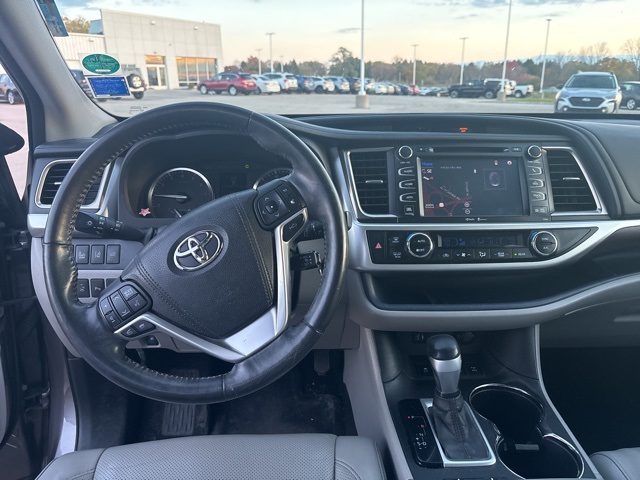 2015 Toyota Highlander Limited photo 4
