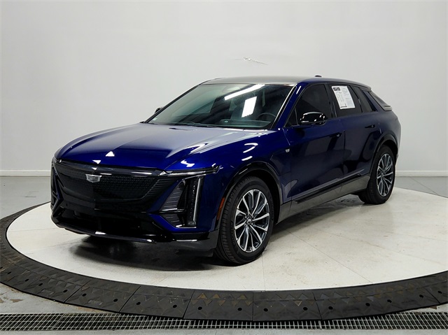 2024 Cadillac Lyriq Sport photo 2