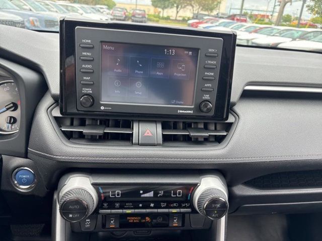 2022 Toyota RAV4 Hybrid XLE photo 12