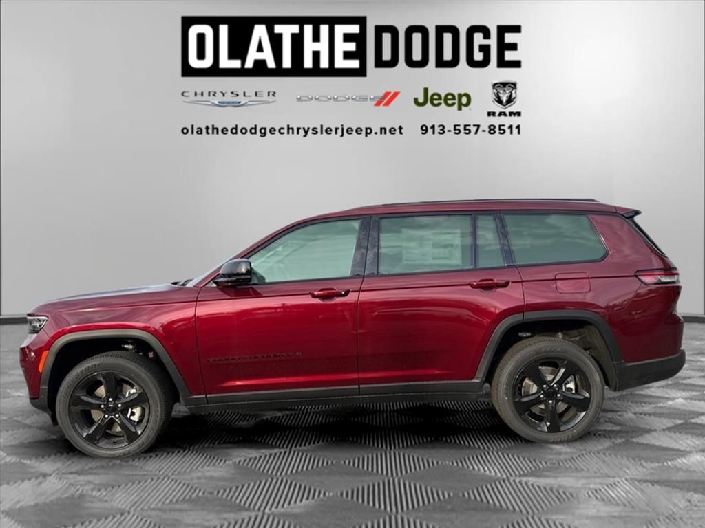 2025 Jeep Grand Cherokee Laredo Altitude photo 16