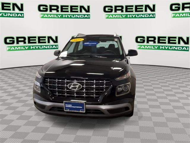 2025 Hyundai Venue SEL photo 6