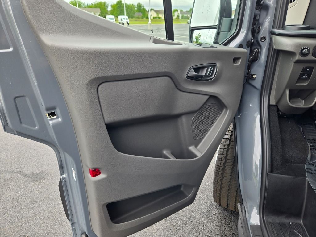 2025 Ford Transit Passenger XLT photo 10