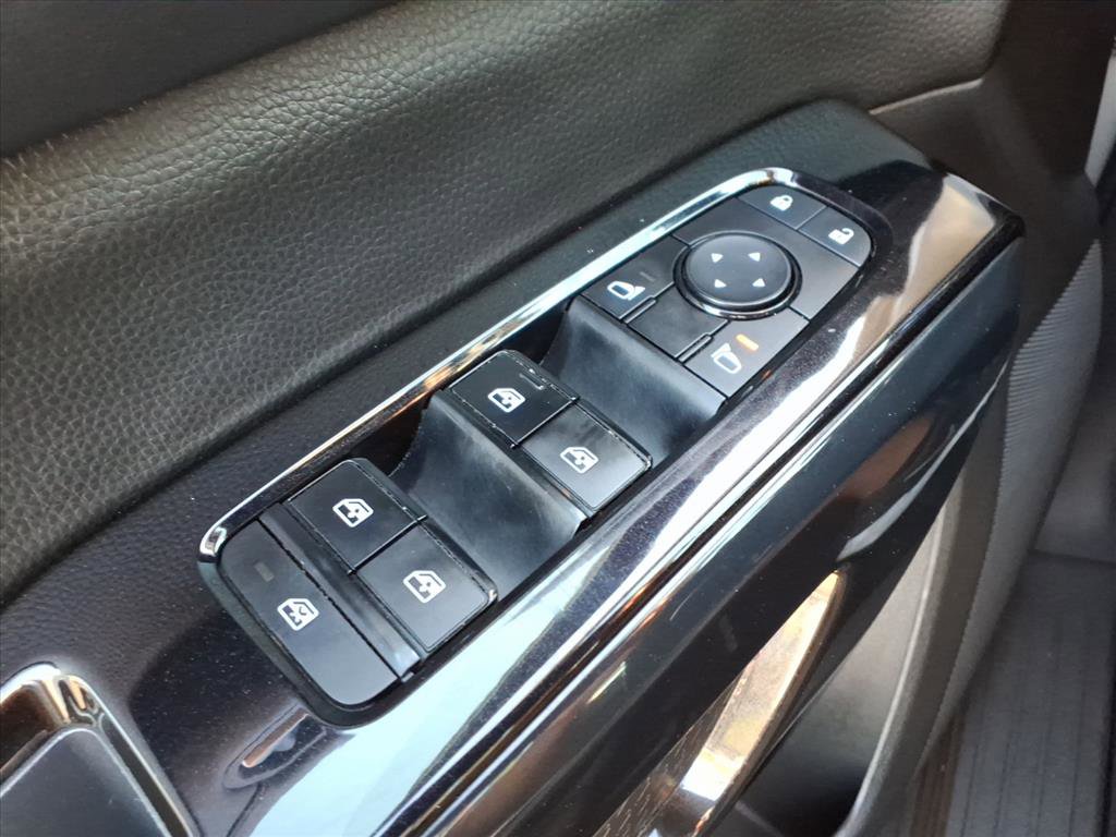 2022 Nissan Pathfinder SV photo 9