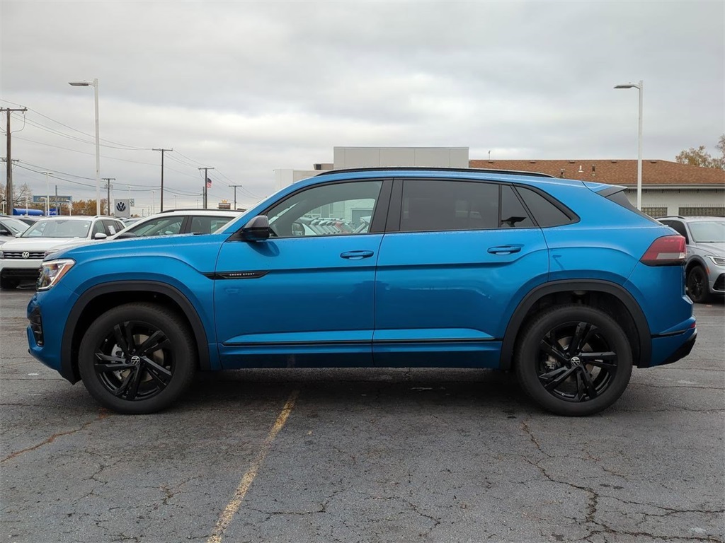 2025 Volkswagen Atlas Cross Sport SEL R-Line photo 5